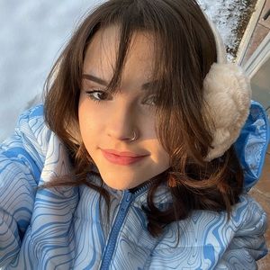 Meet your Posher, Riley